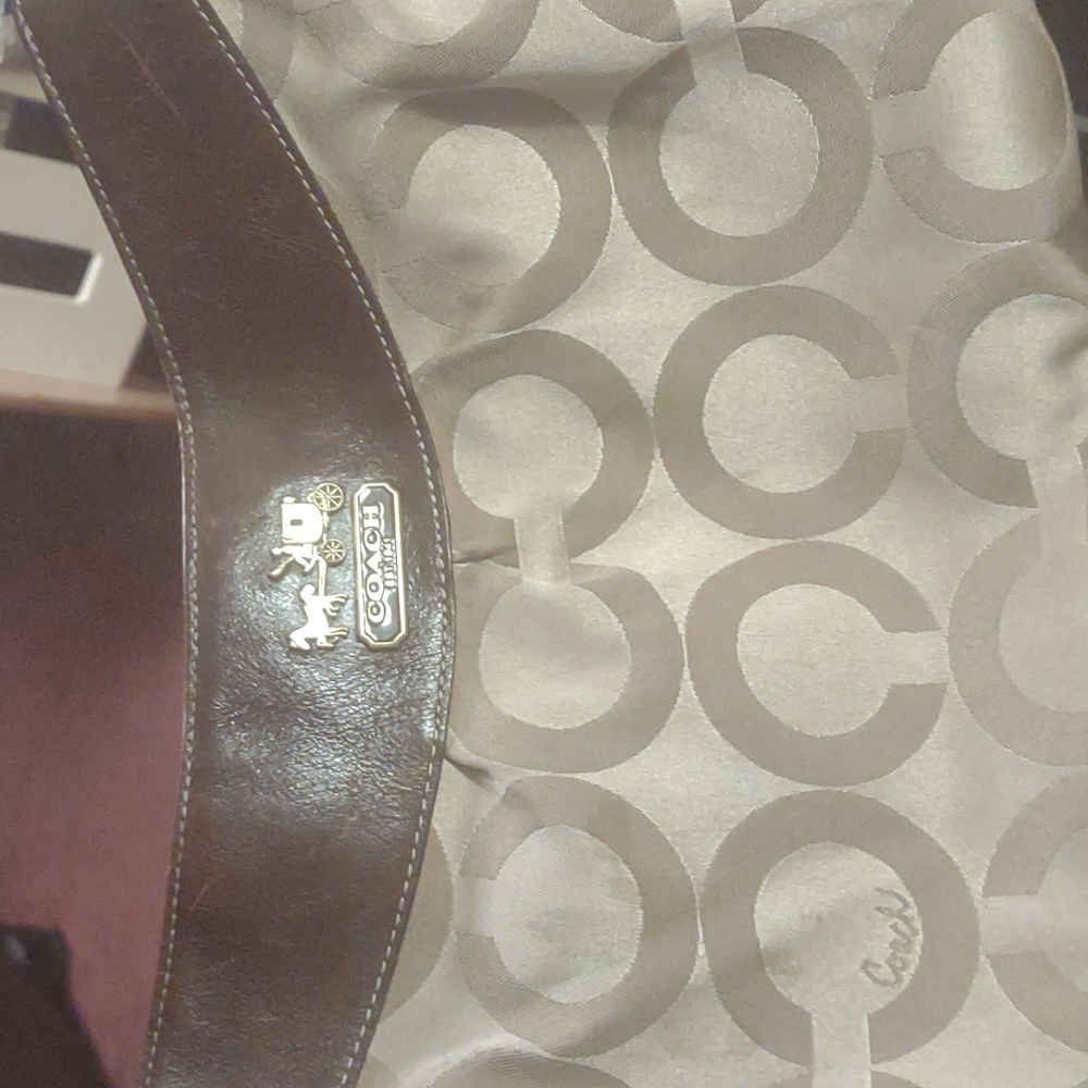 Vintage Coach Crossbody Handbag Style #13252 signature fabric and leather